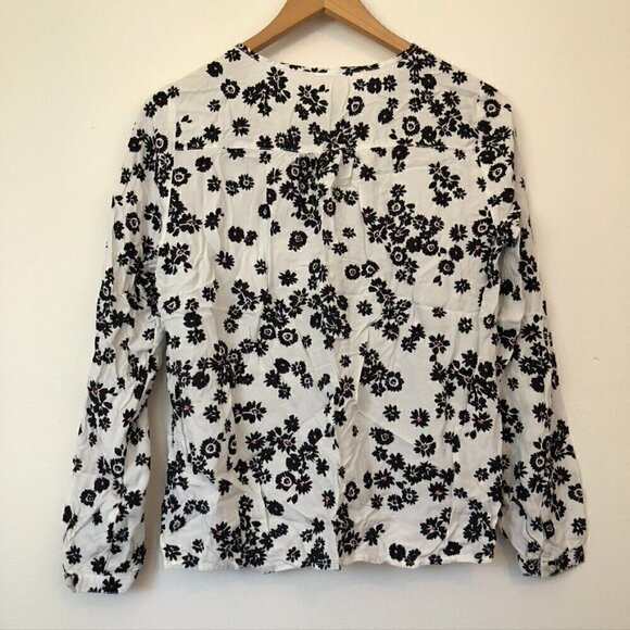 GAP Patterned V-Neck Blouse White Black Floral Boho Long Sleeve Tie Neck Blouse - Picture 8 of 8